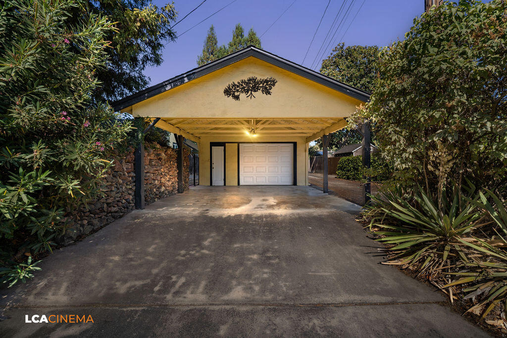 1500 W College Avenue