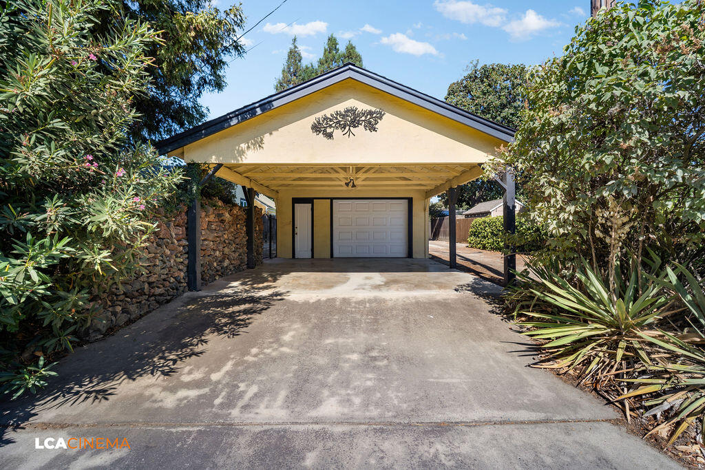 1500 W College Avenue