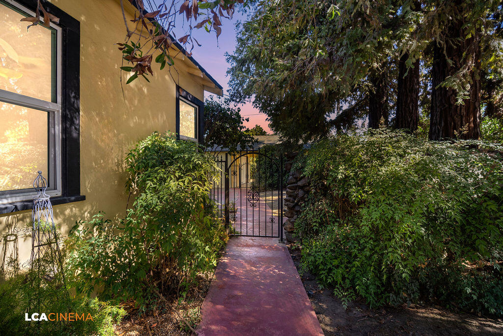 1500 W College Avenue