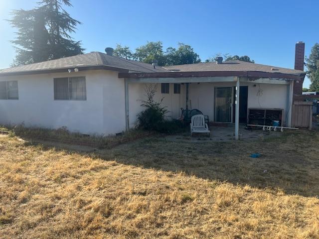 670 W Santa Ana Avenue