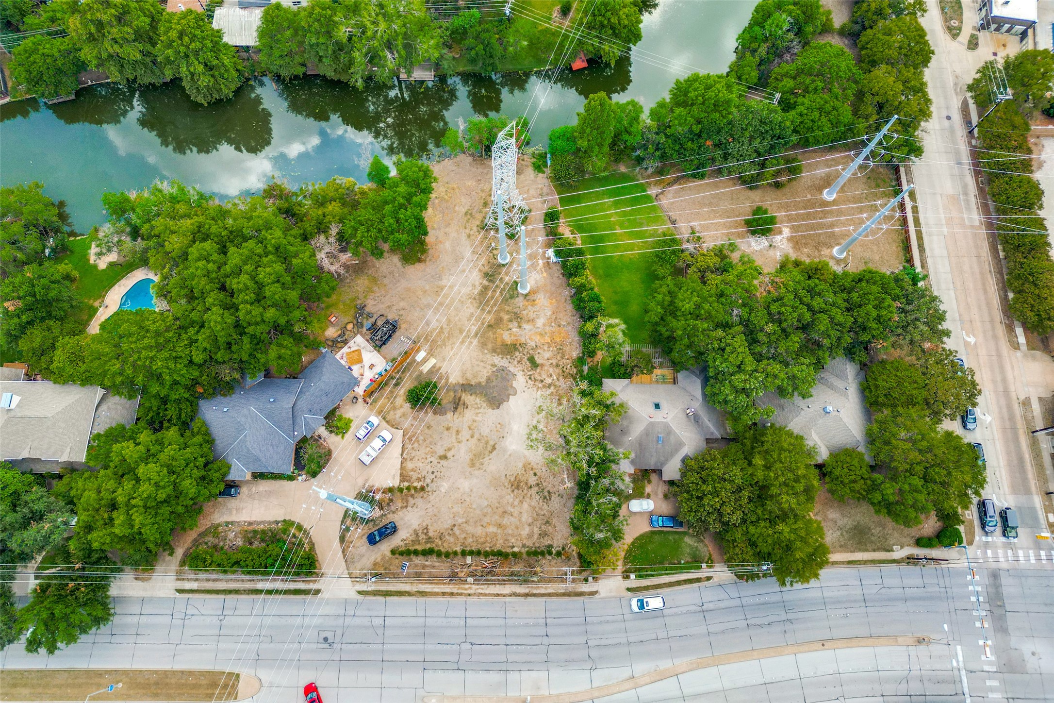 617 W Arapaho Road