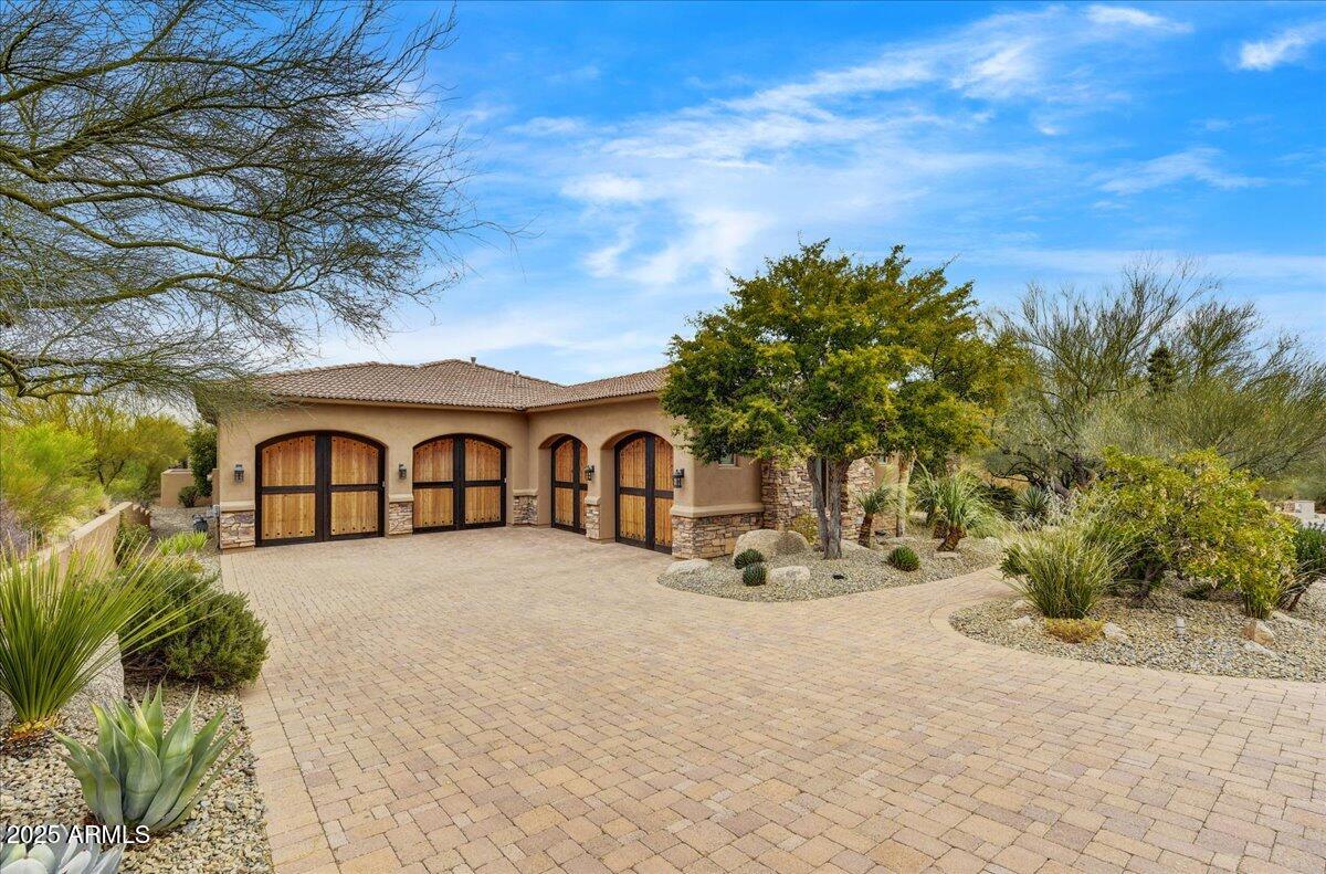 10798 E HEDGEHOG Place