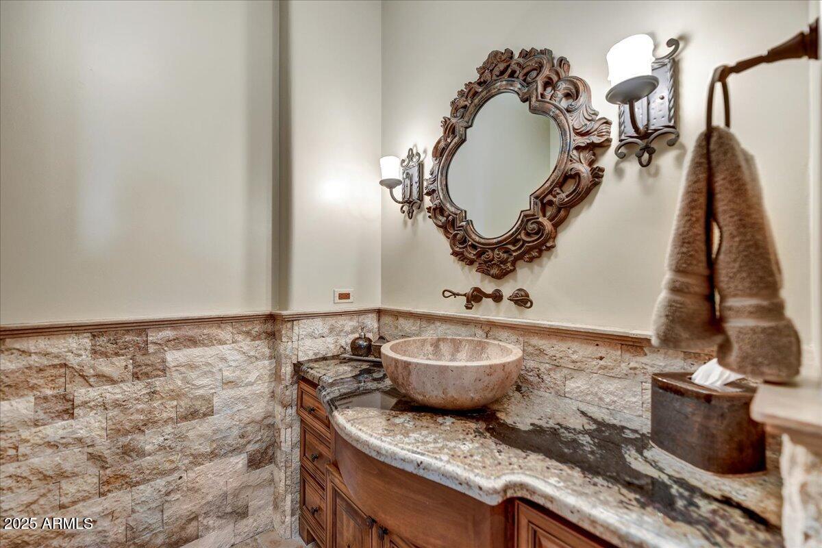 10798 E HEDGEHOG Place