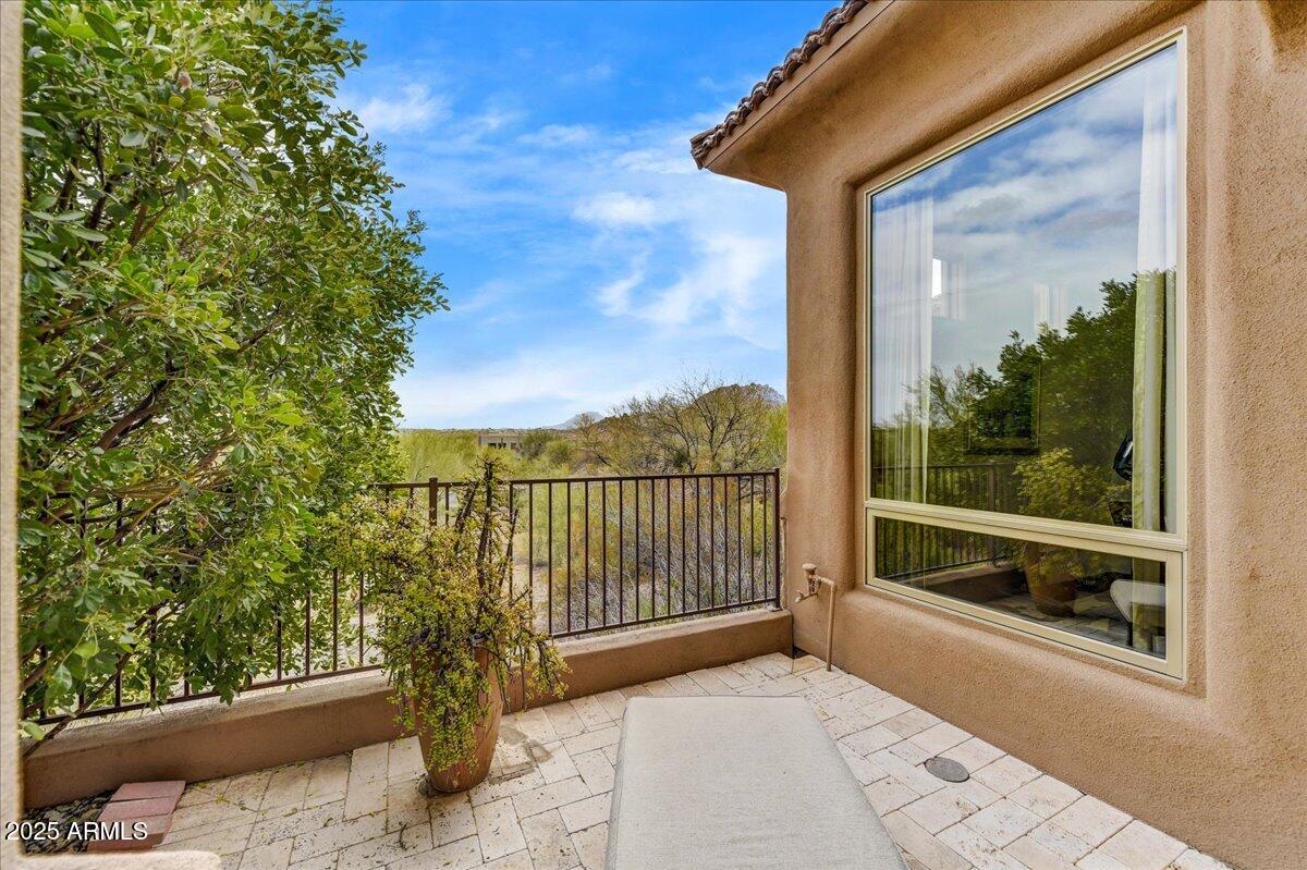 10798 E HEDGEHOG Place