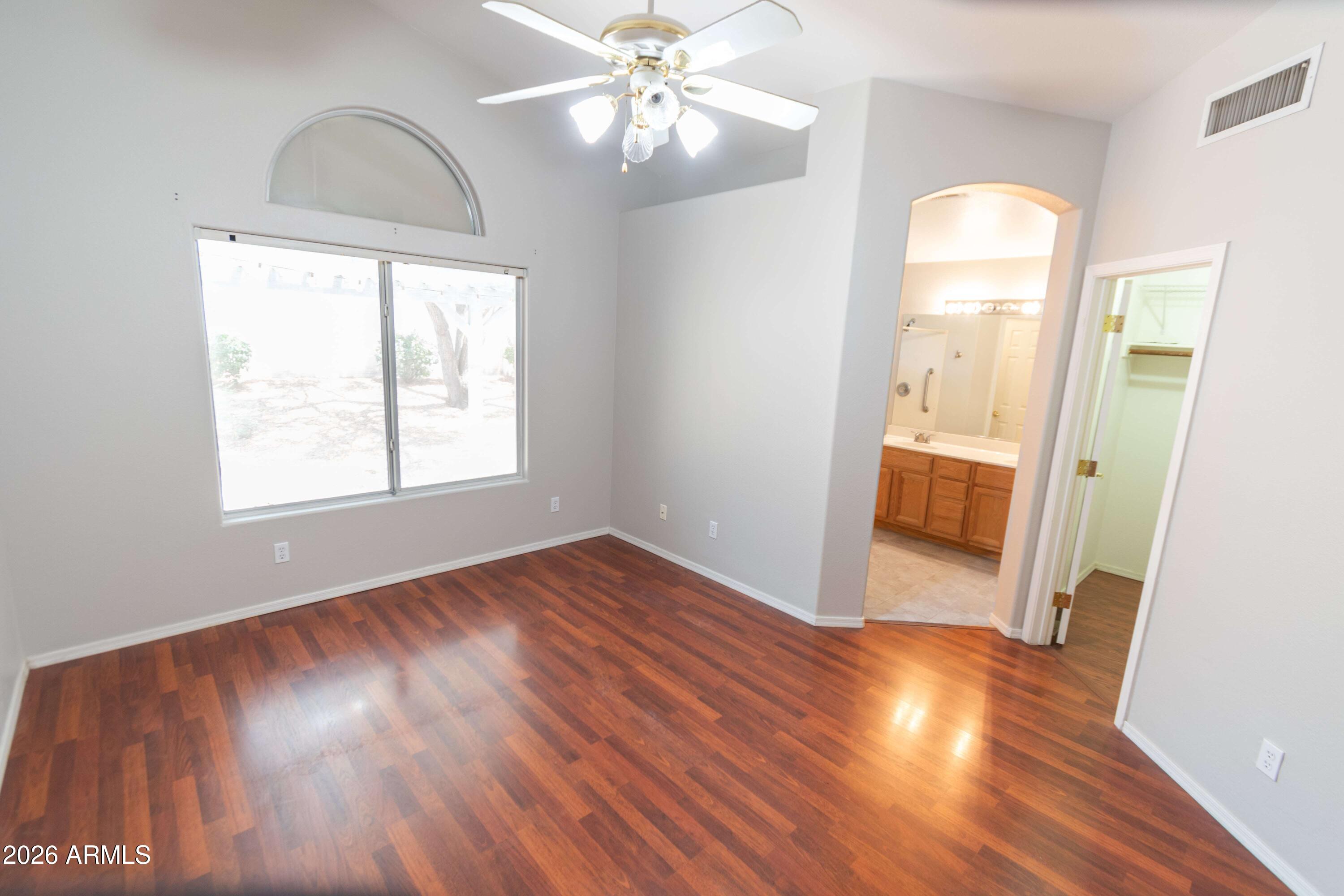449 N WINDSOR