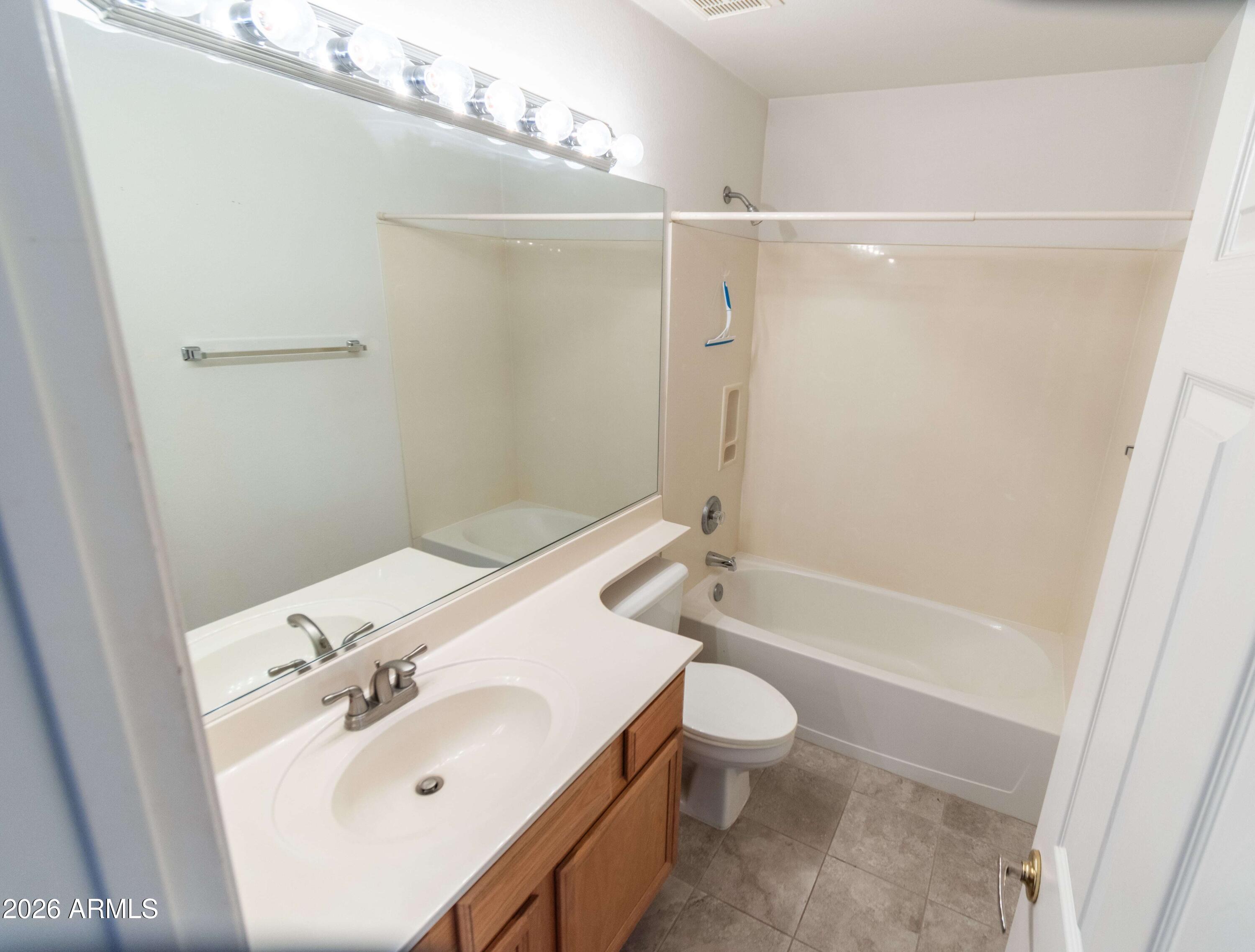 449 N WINDSOR