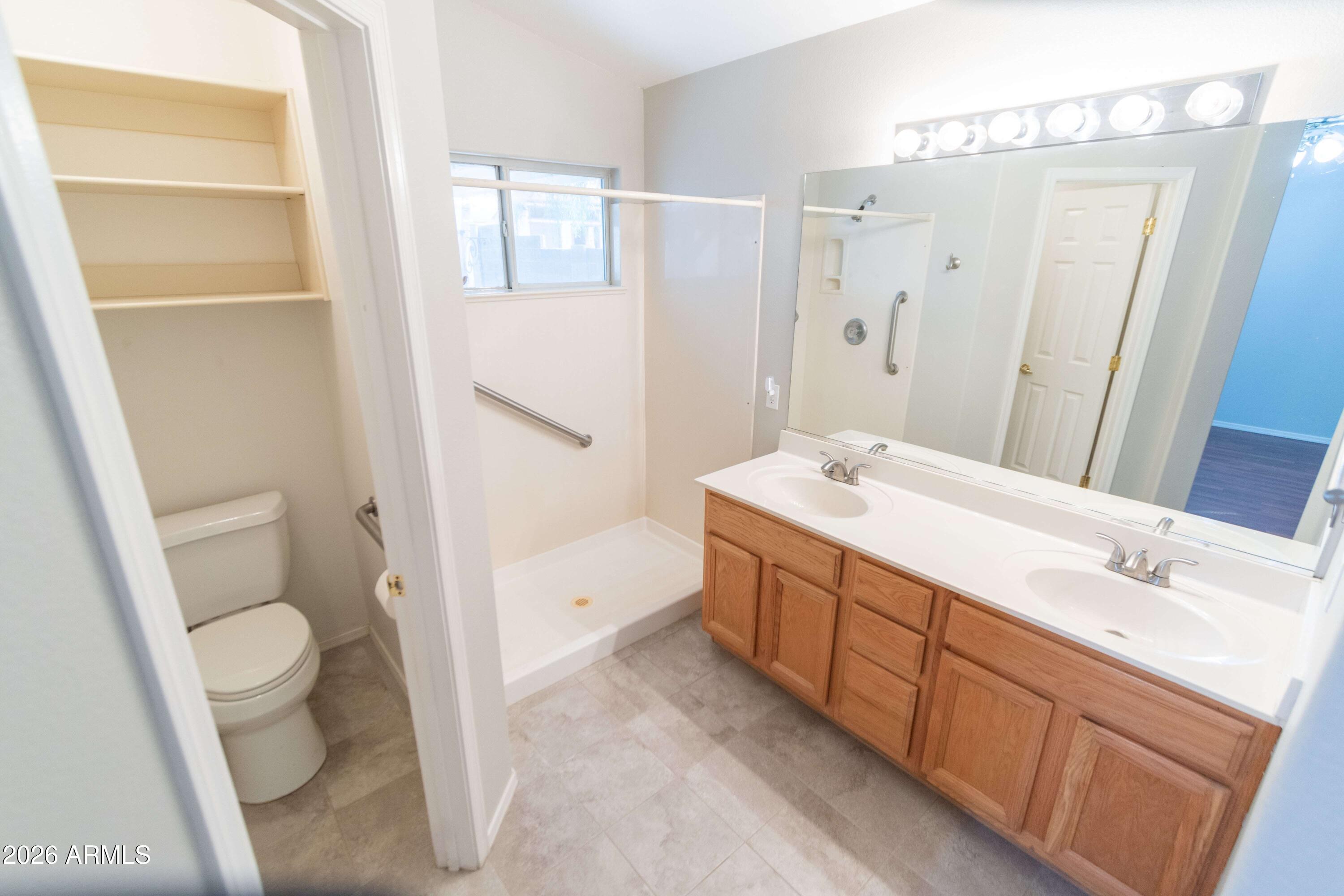 449 N WINDSOR