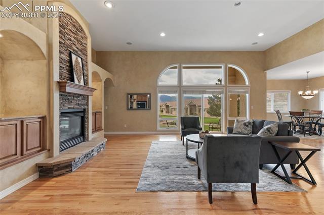 13735 Paradise Villas Grove