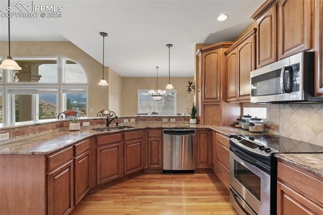 13735 Paradise Villas Grove