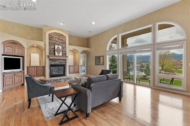 13735 Paradise Villas Grove