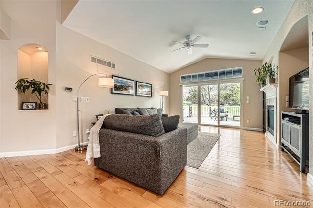 9825 S Iris Court