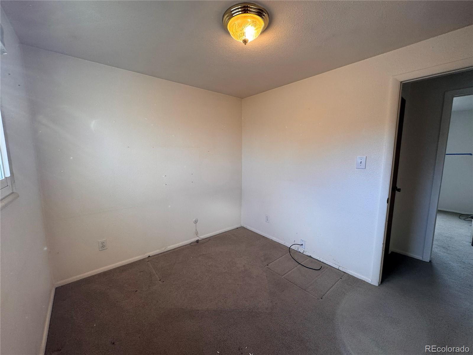 7034 W Roxbury Place