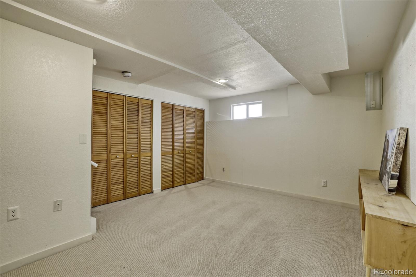 2697 S Deframe Circle