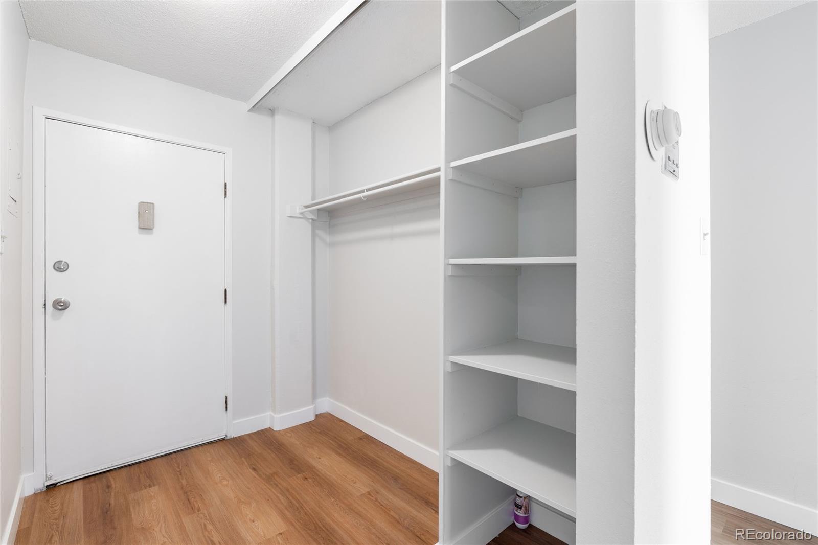 2231 S Vaughn Way Unit: 118B