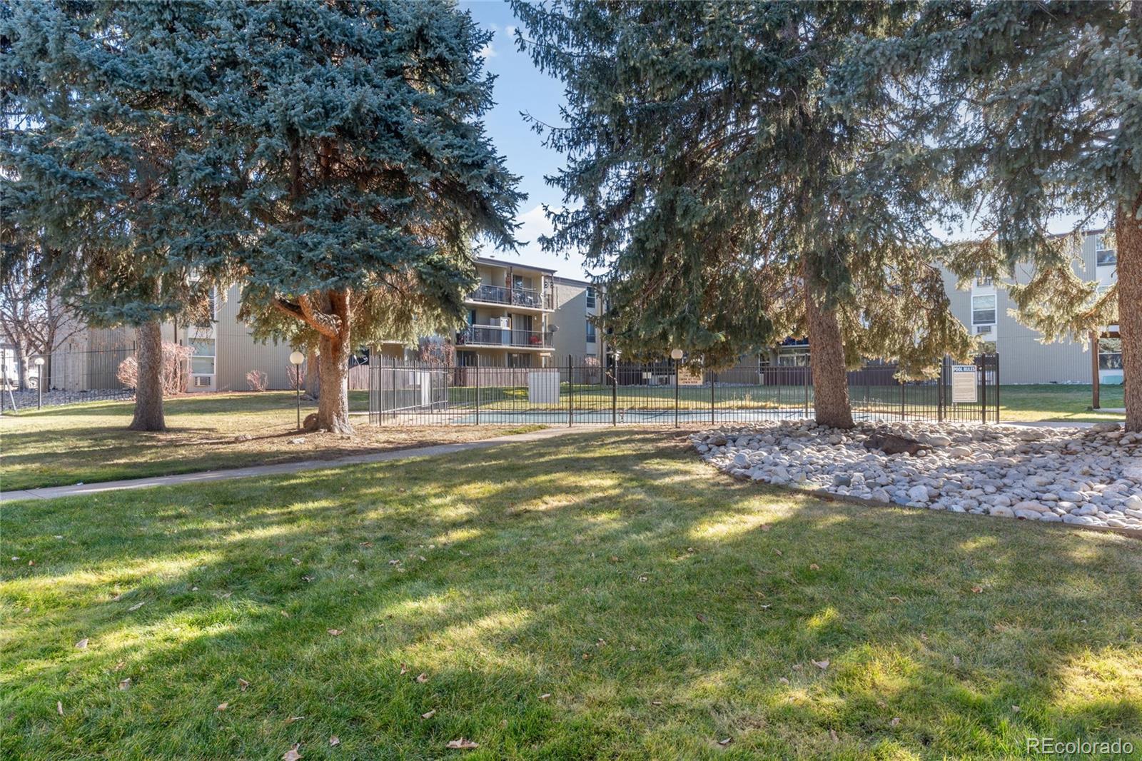 2231 S Vaughn Way Unit: 118B