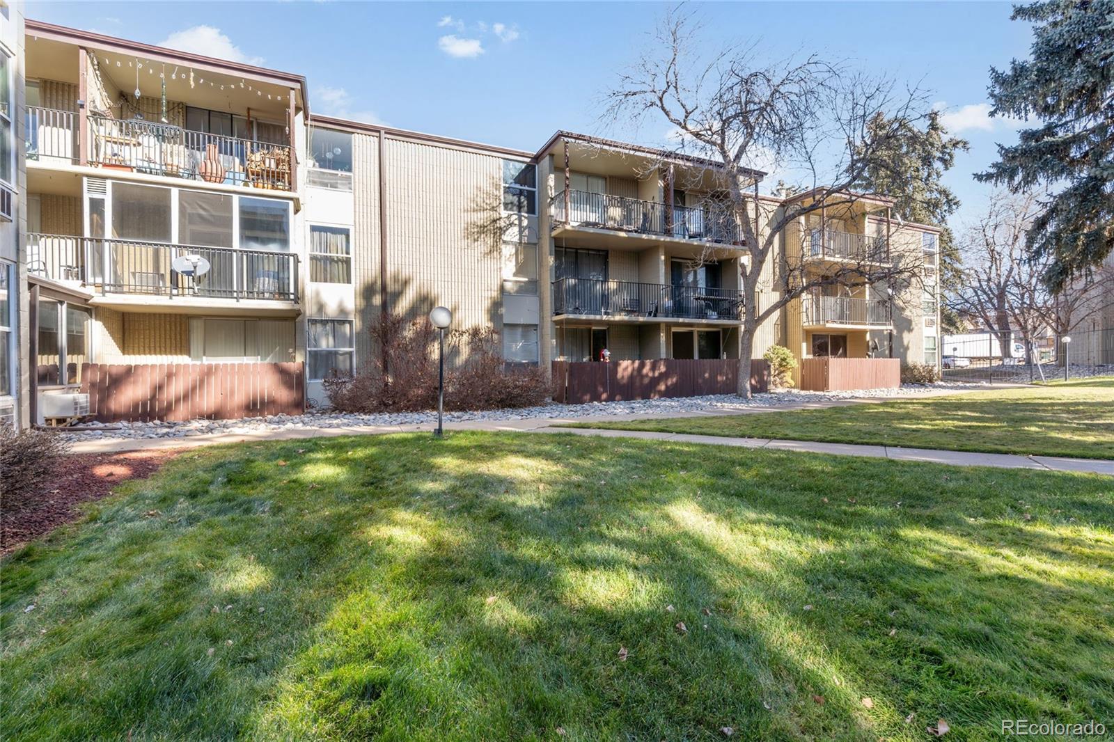 2231 S Vaughn Way Unit: 118B