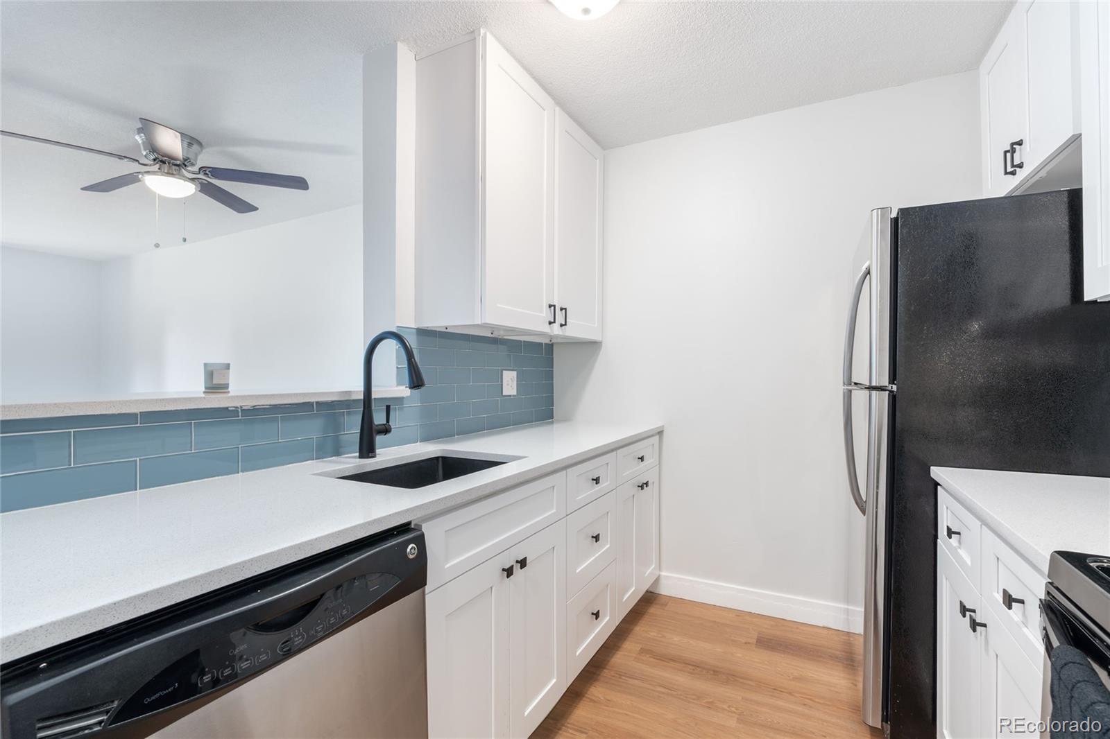 2231 S Vaughn Way Unit: 118B