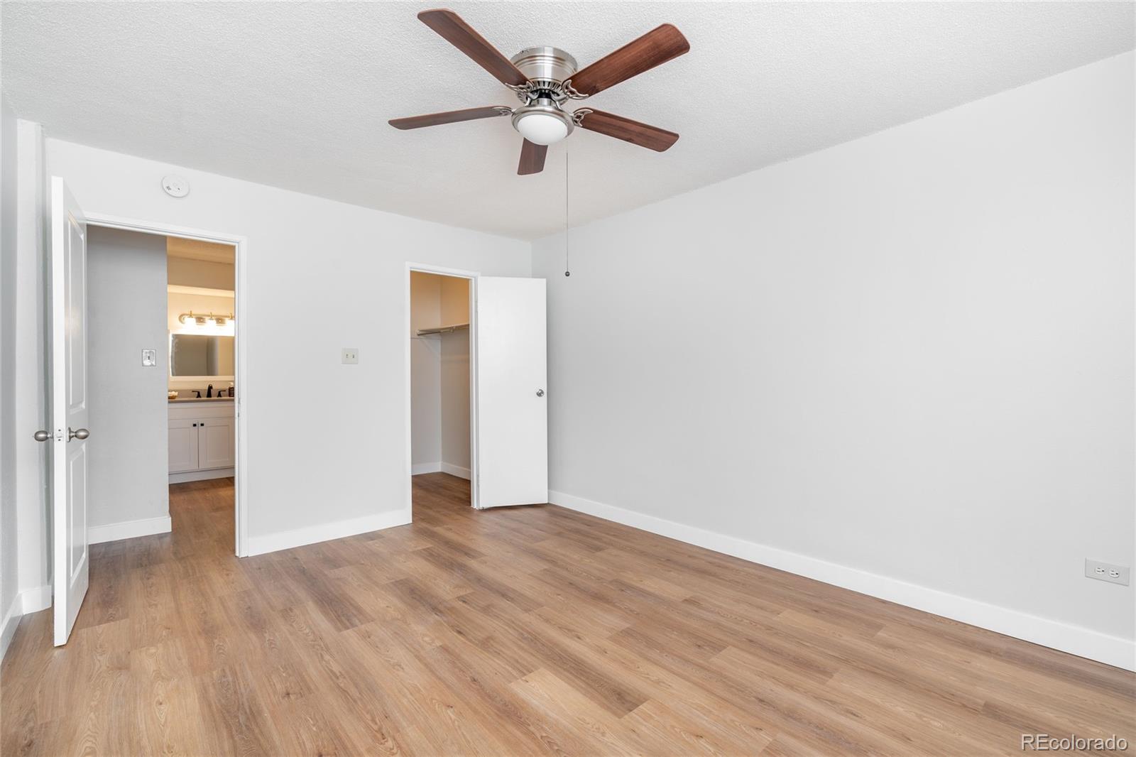 2231 S Vaughn Way Unit: 118B