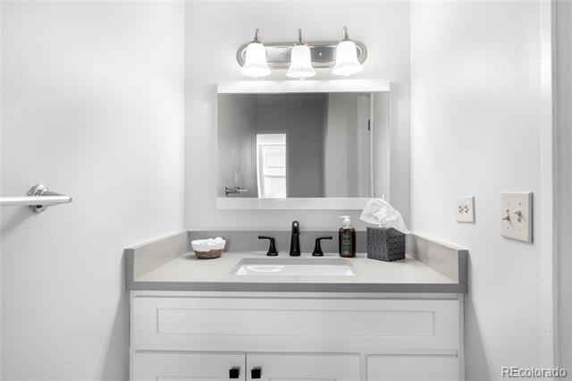 2231 S Vaughn Way Unit: 118B