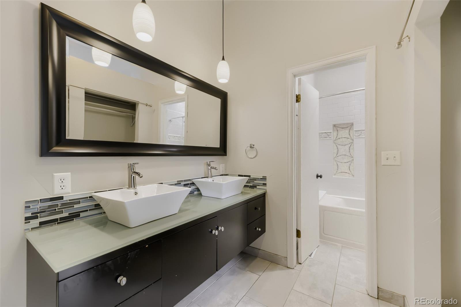 5038 S Evanston Street