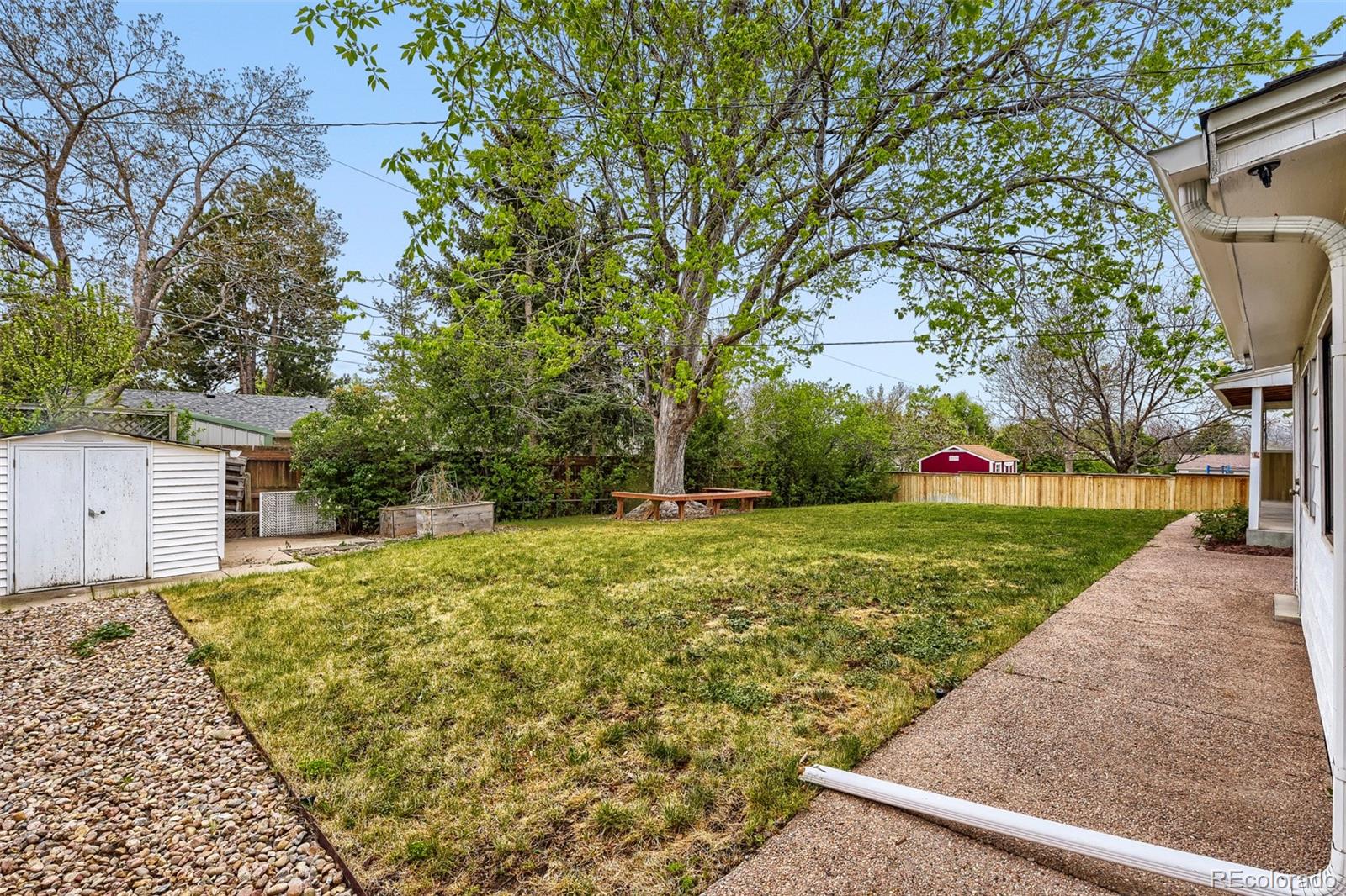 910 E Briarwood Circle