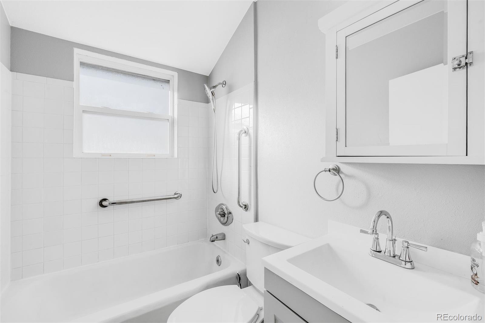 1187 Syracuse Street