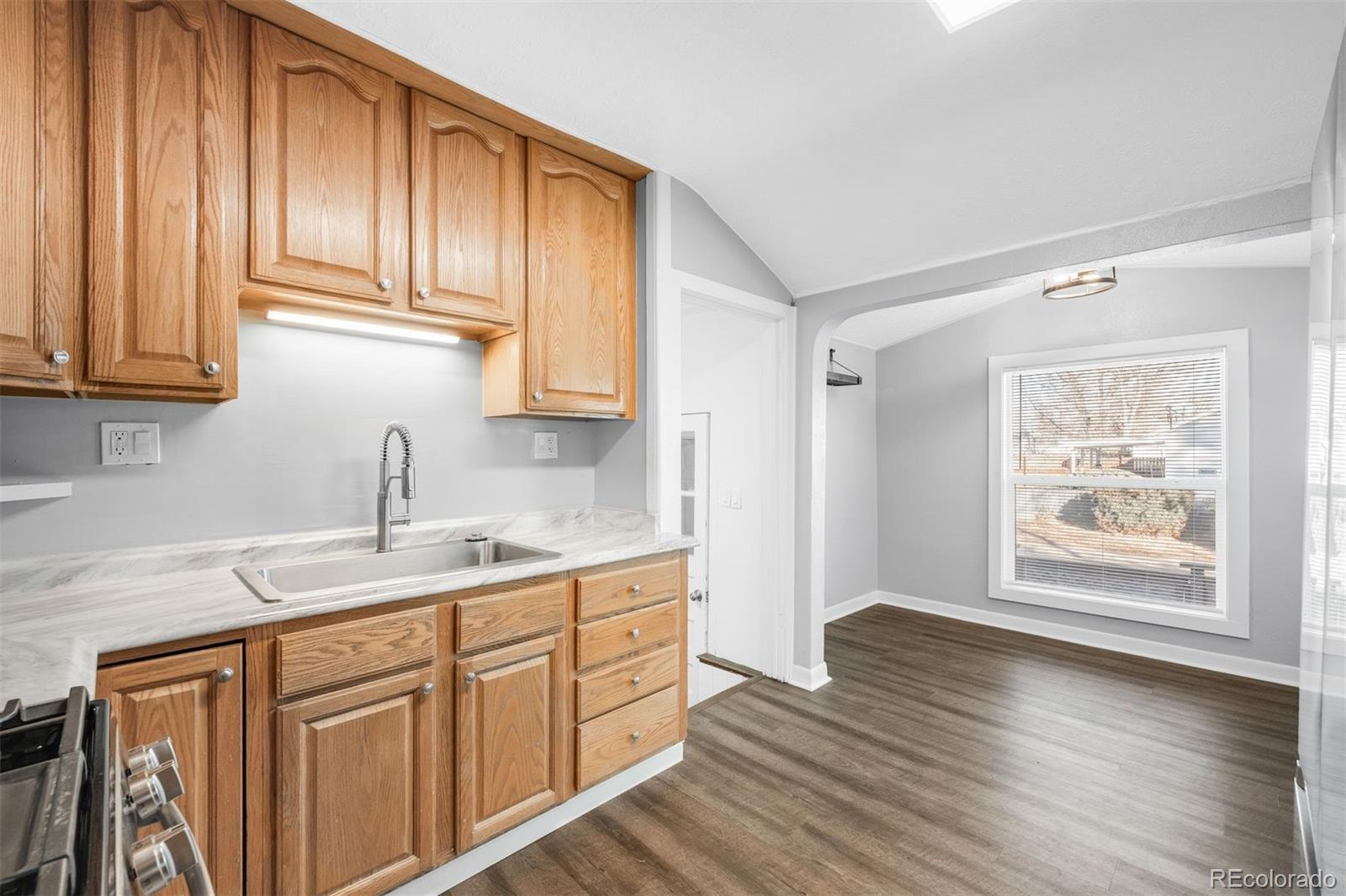 1187 Syracuse Street