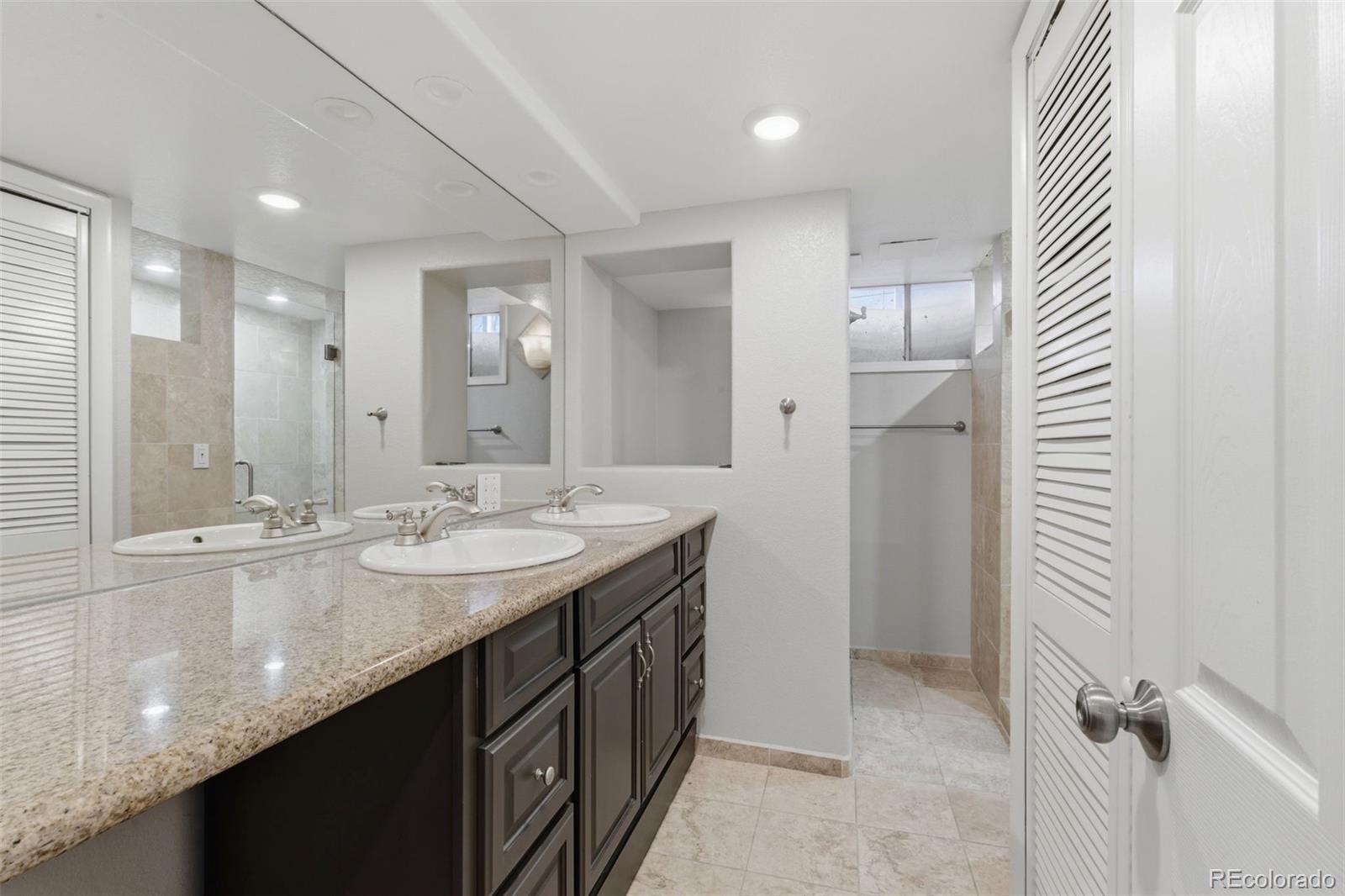 2797 S Benton Street