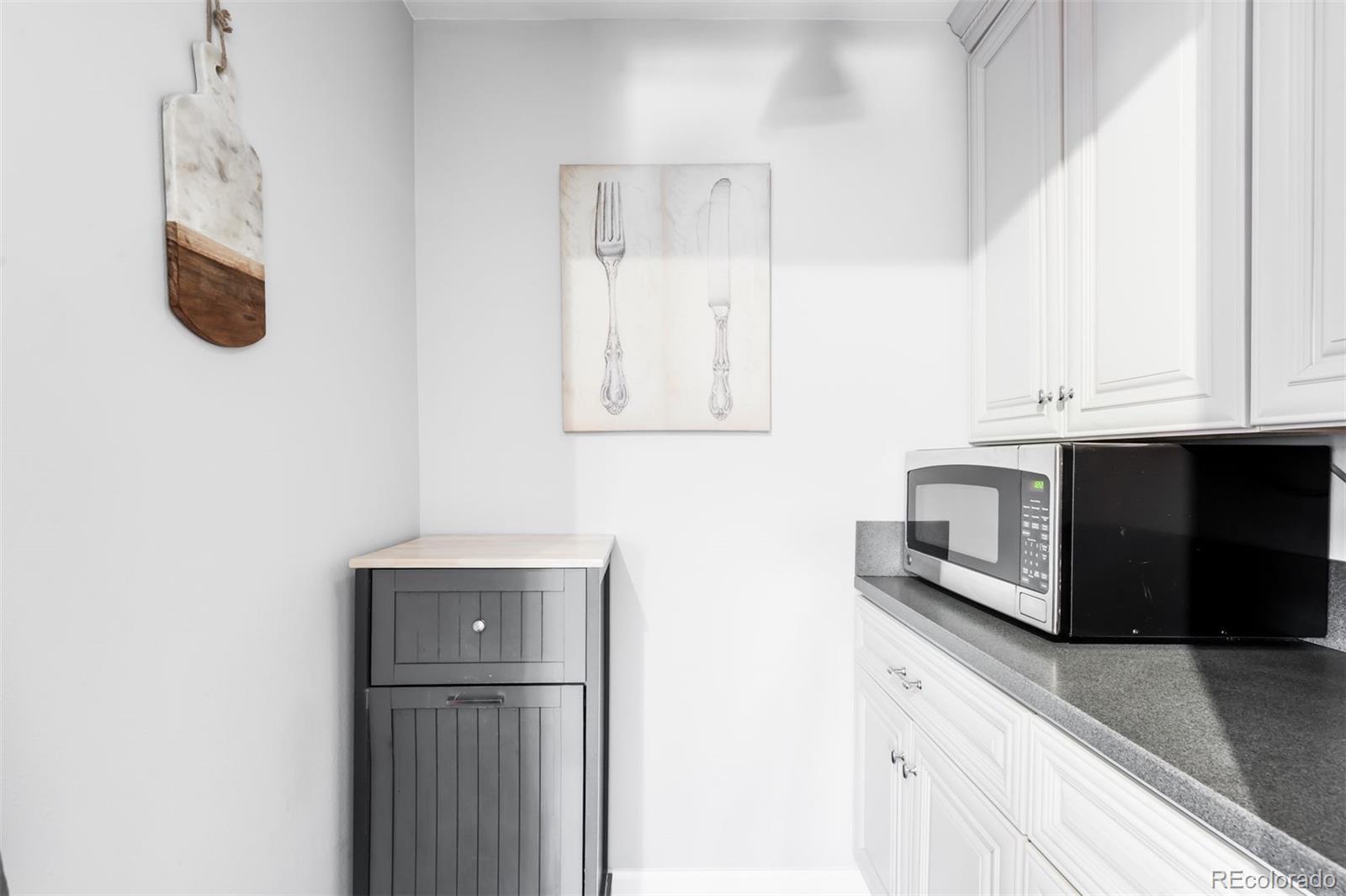 3046 Cottonwood Avenue