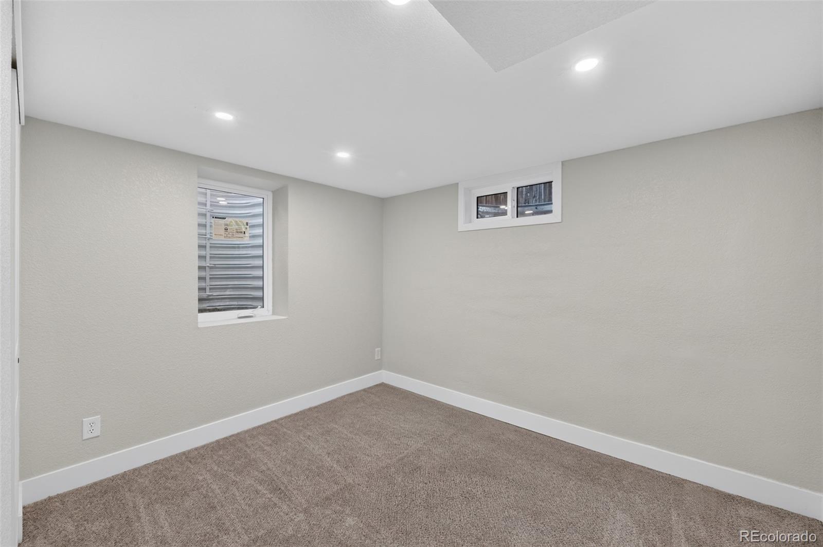 1235 Valentia Street