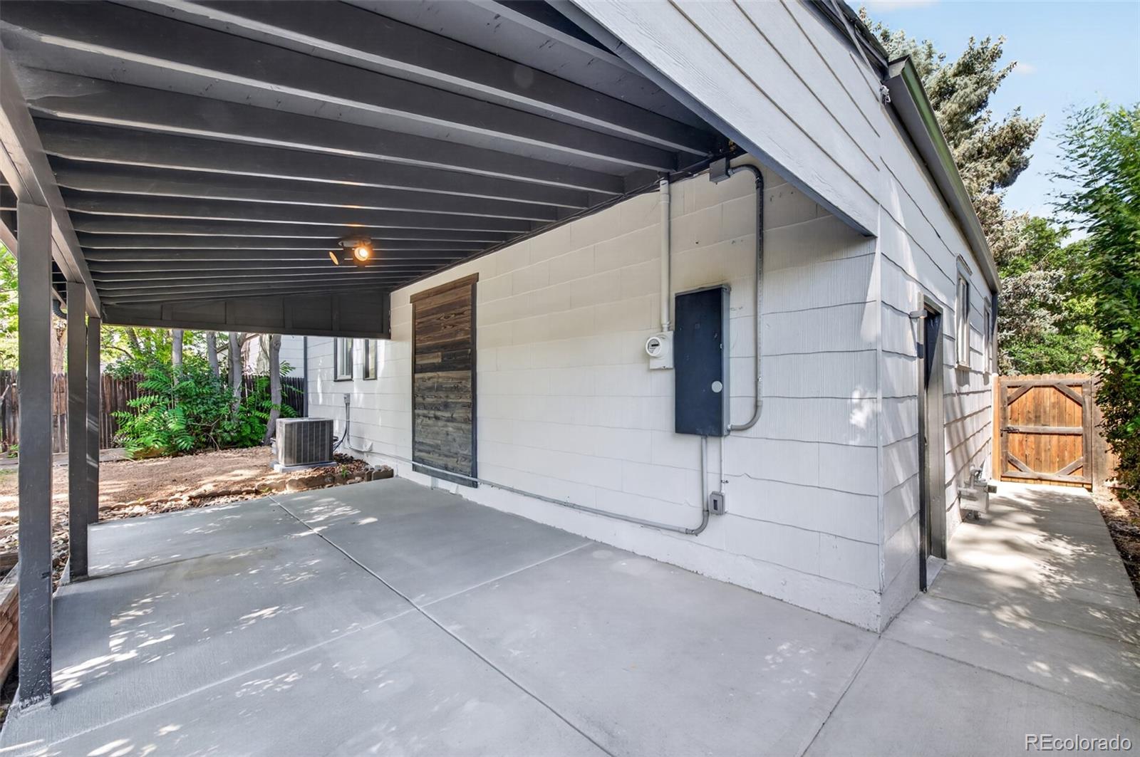 1235 Valentia Street