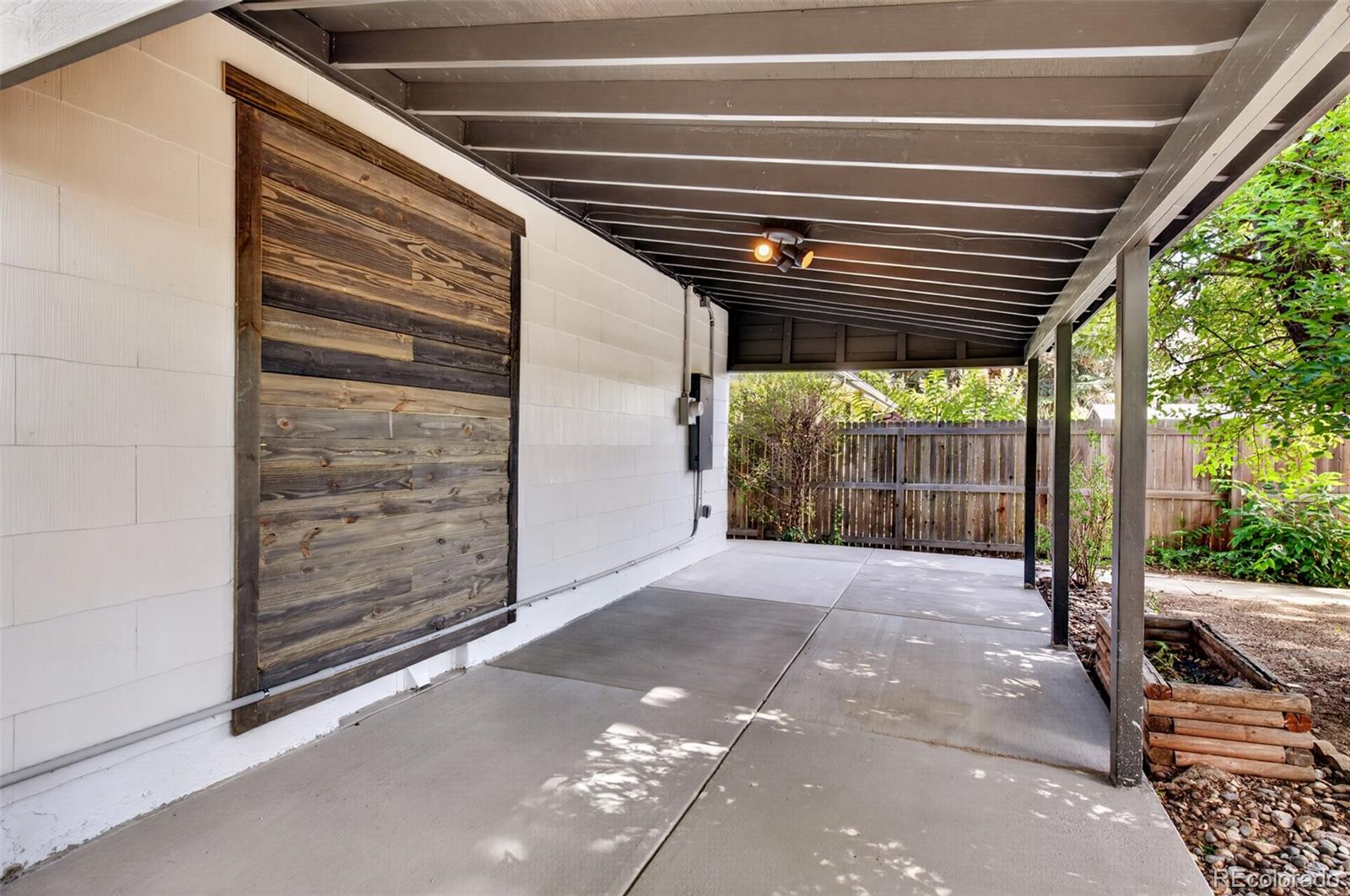 1235 Valentia Street