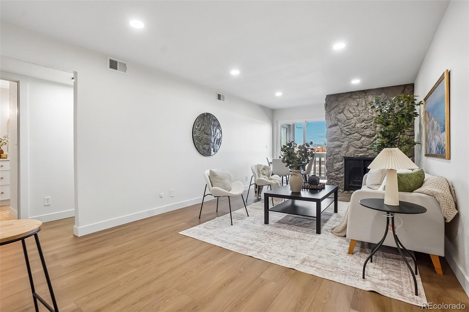 865 S Quebec Street Unit: 303B