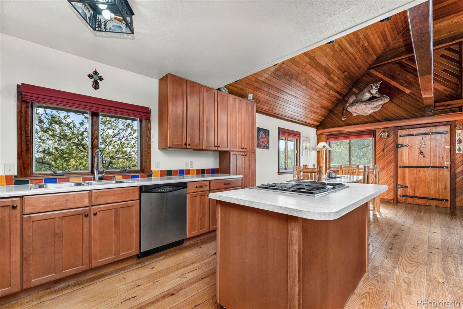 672 Comanche Circle
