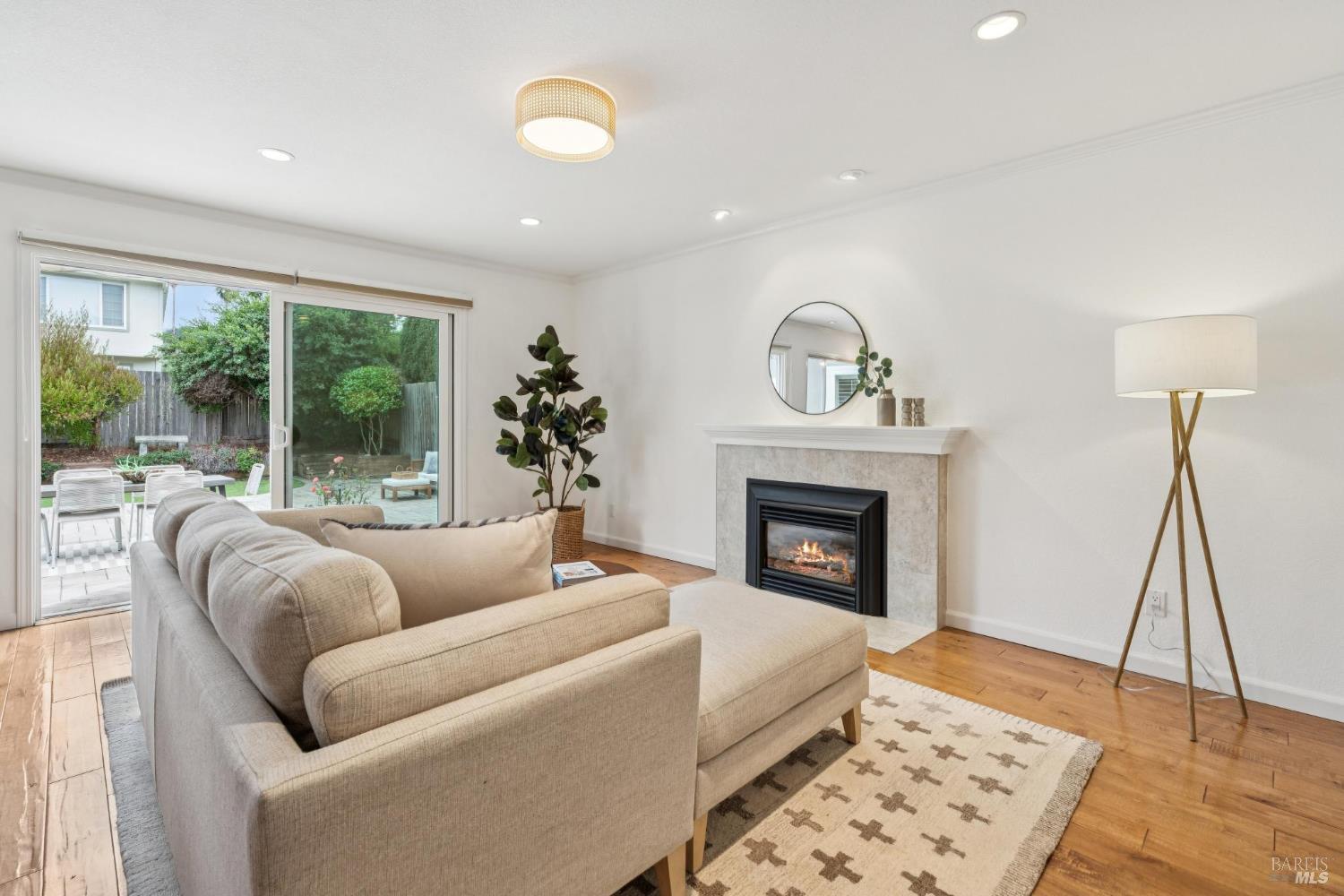 304 Parkview Ct