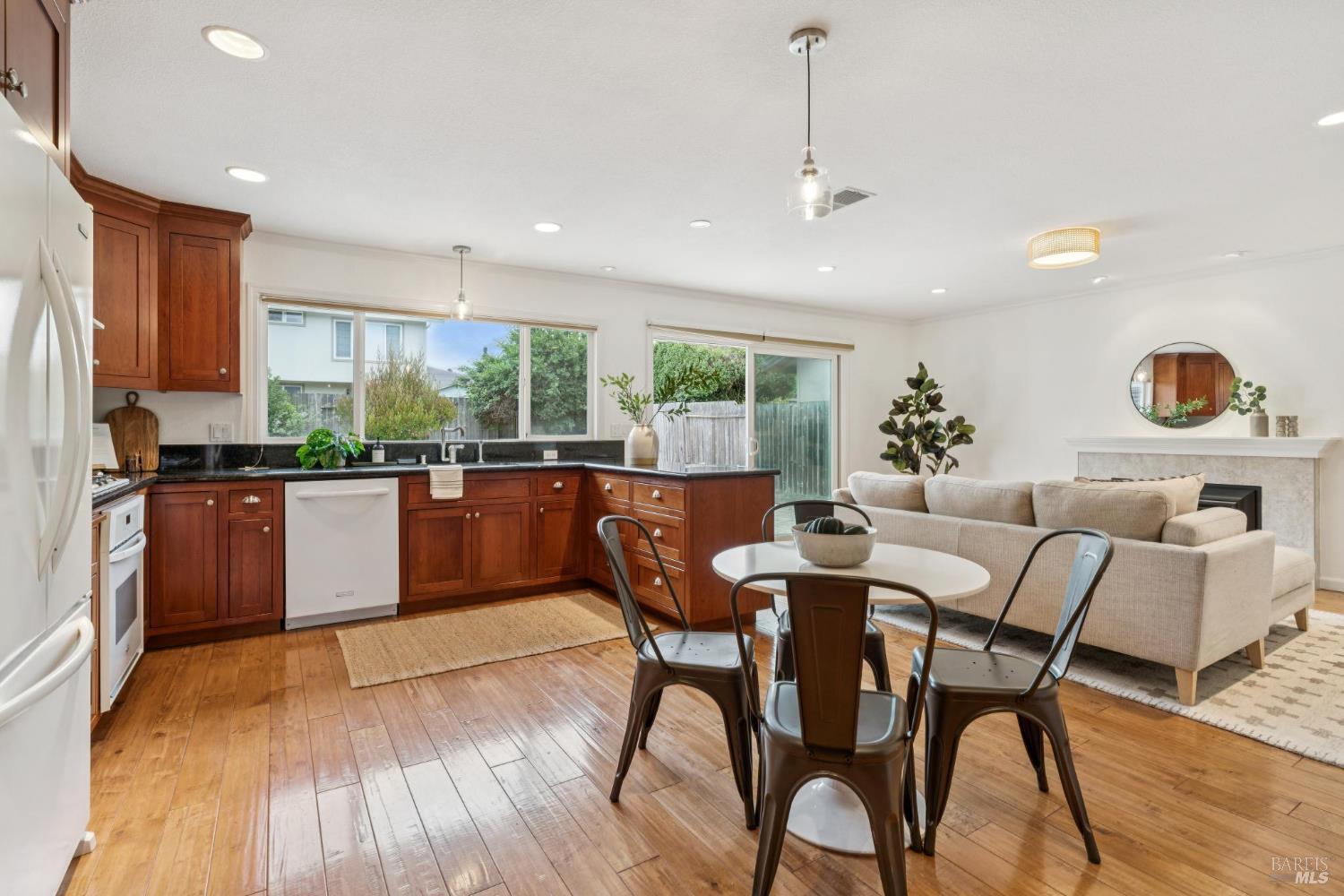 304 Parkview Ct