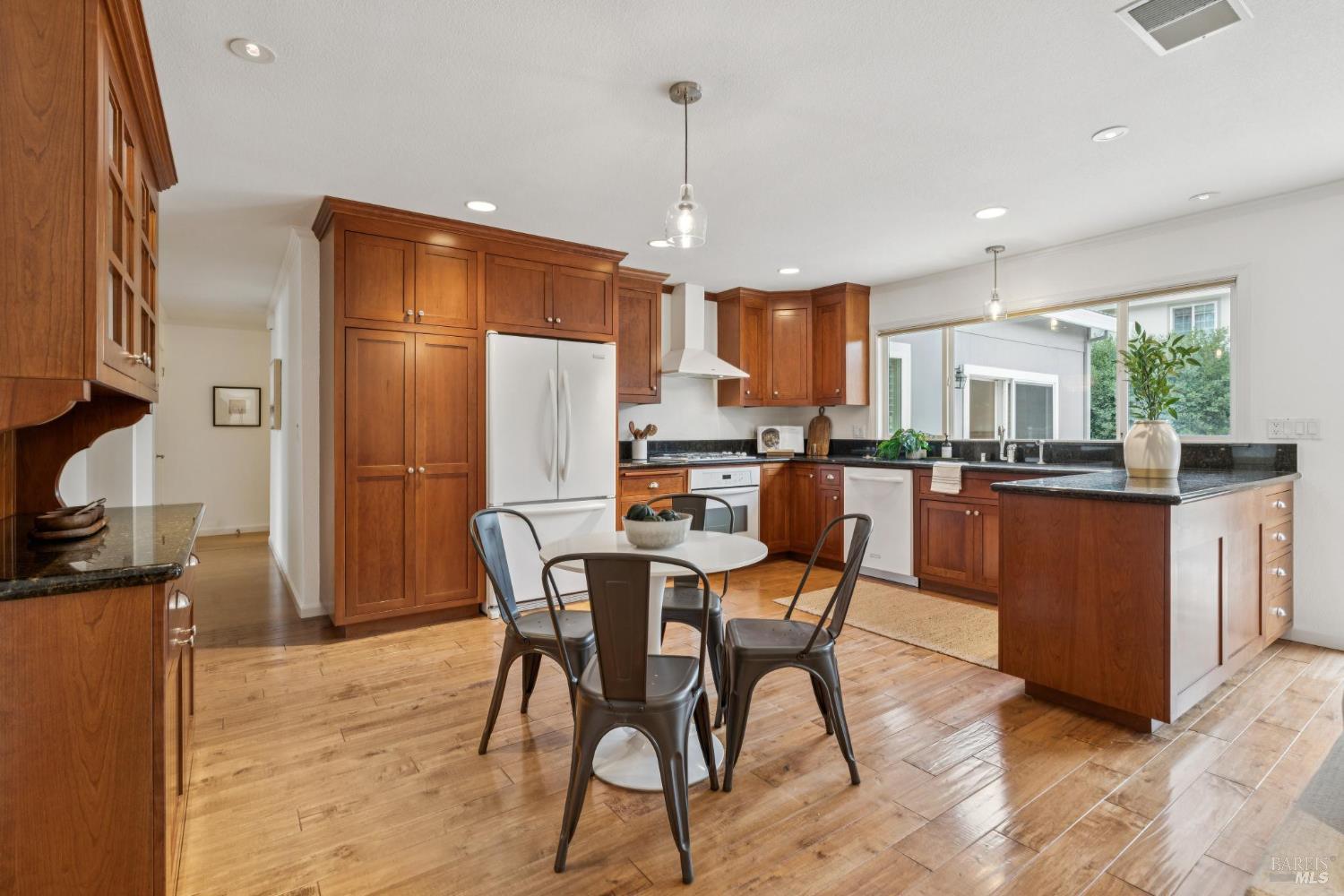 304 Parkview Ct