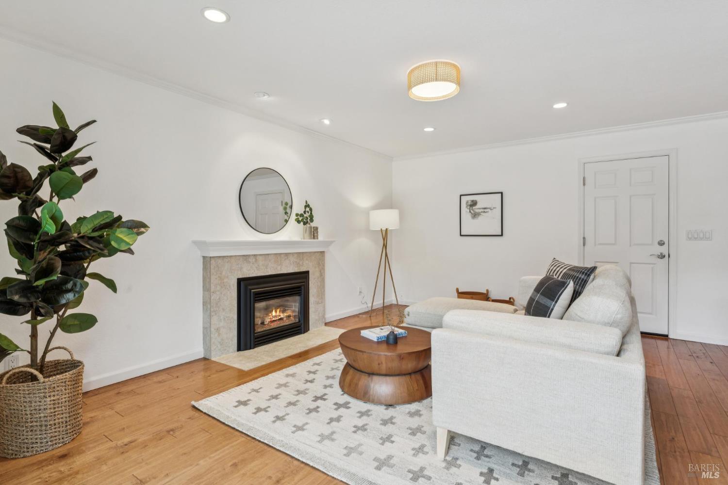 304 Parkview Ct