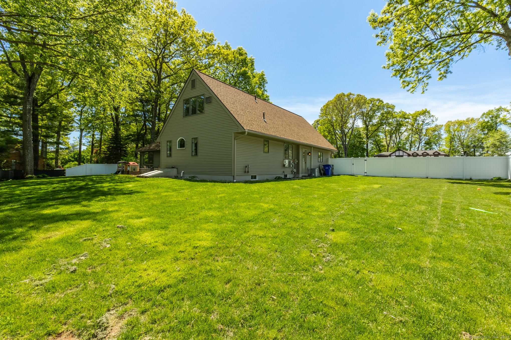 96 Stonefield Trail