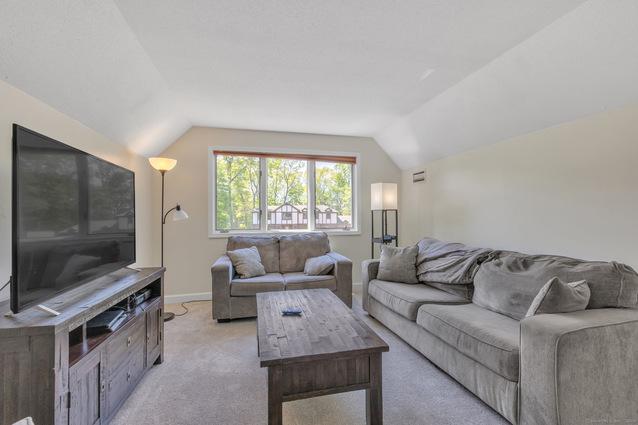 96 Stonefield Trail