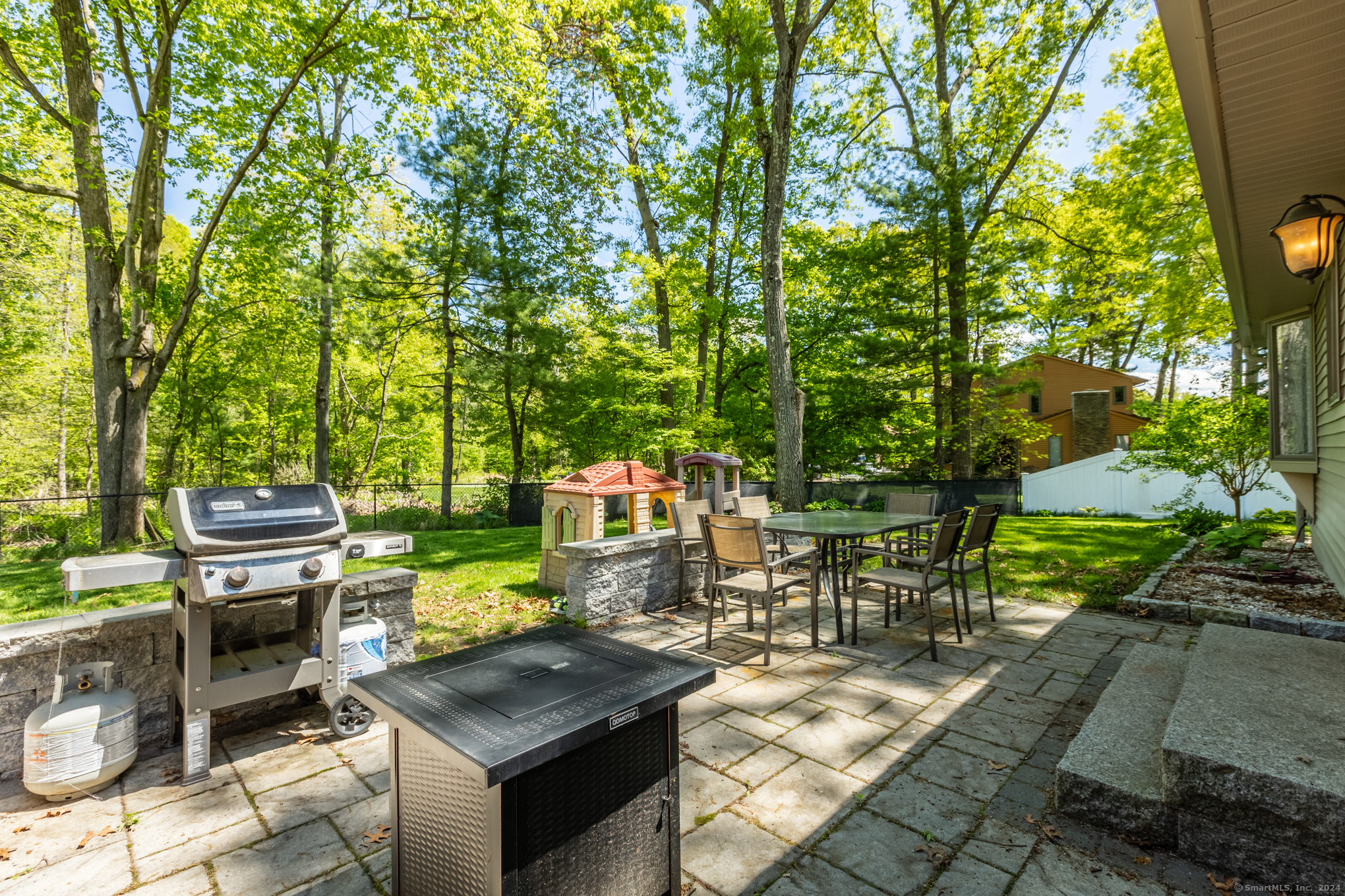 96 Stonefield Trail