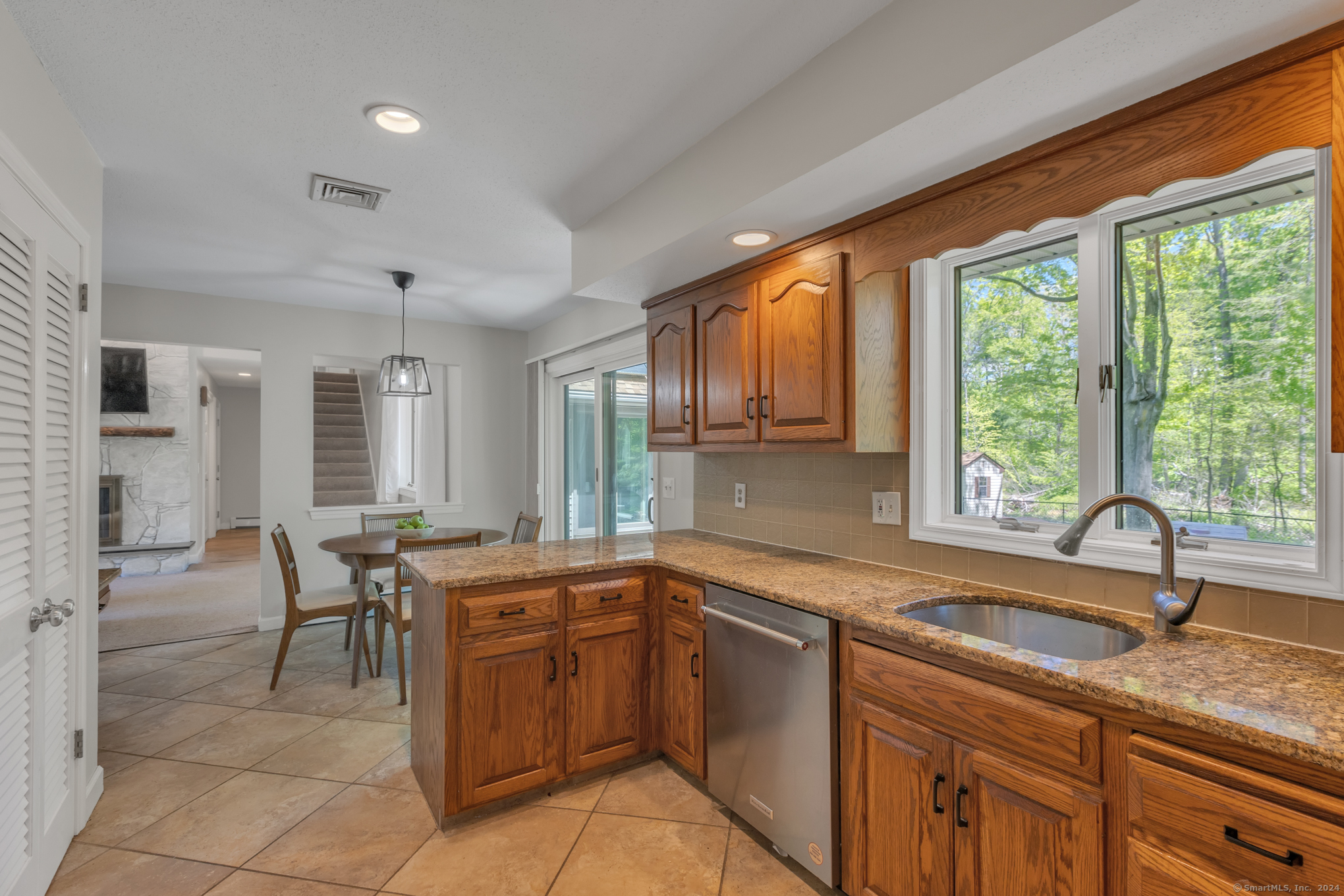 96 Stonefield Trail