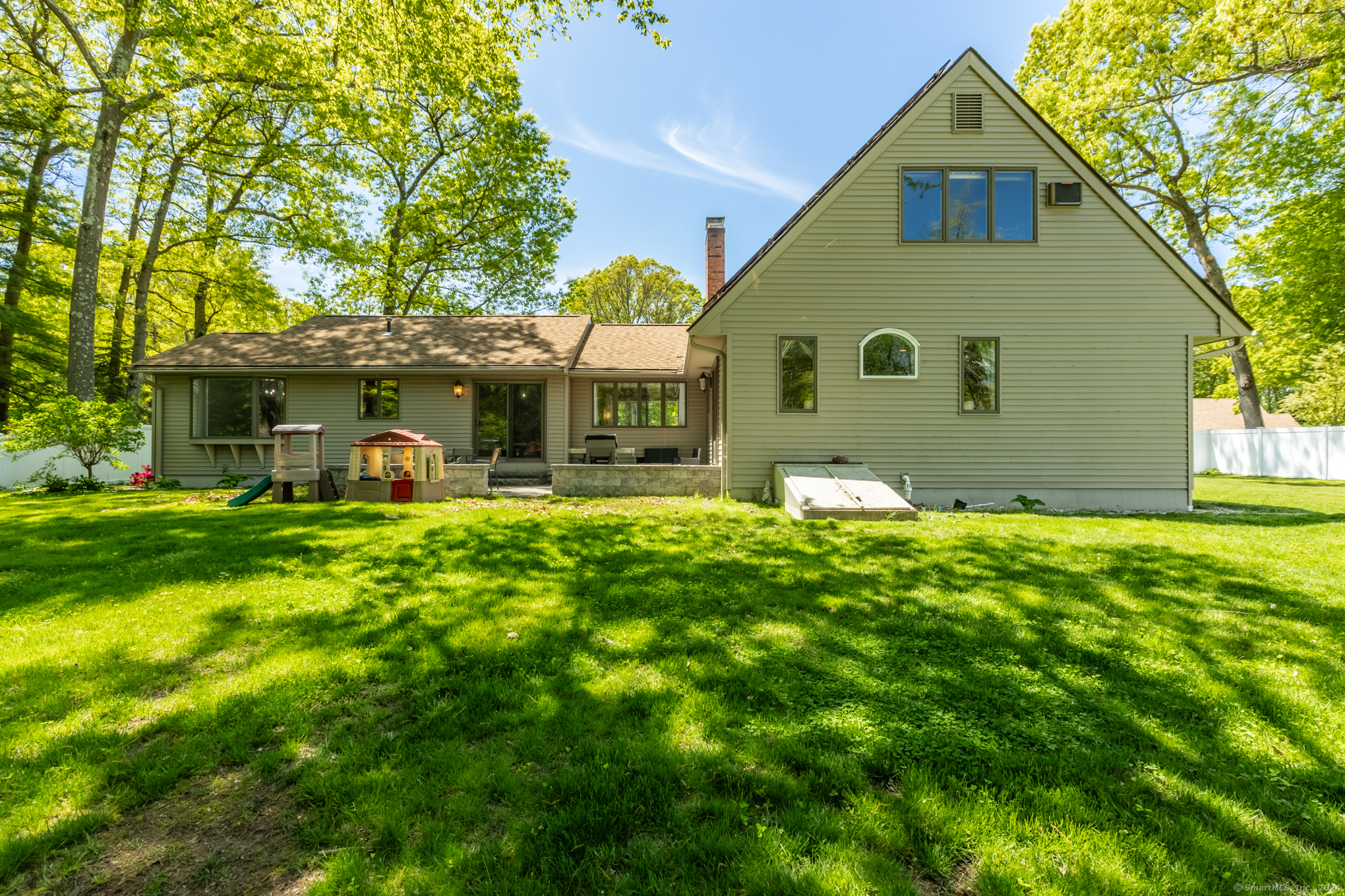 96 Stonefield Trail