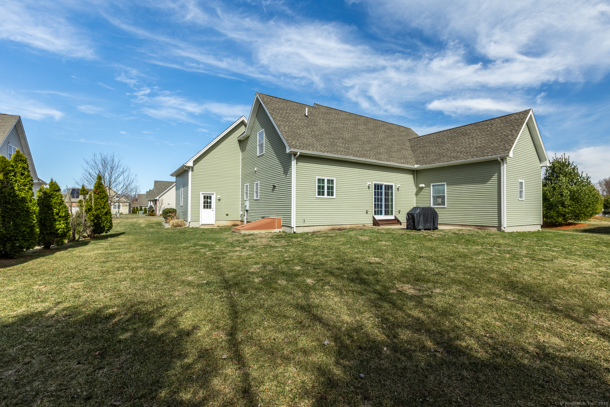 5 Christopher Court 5
