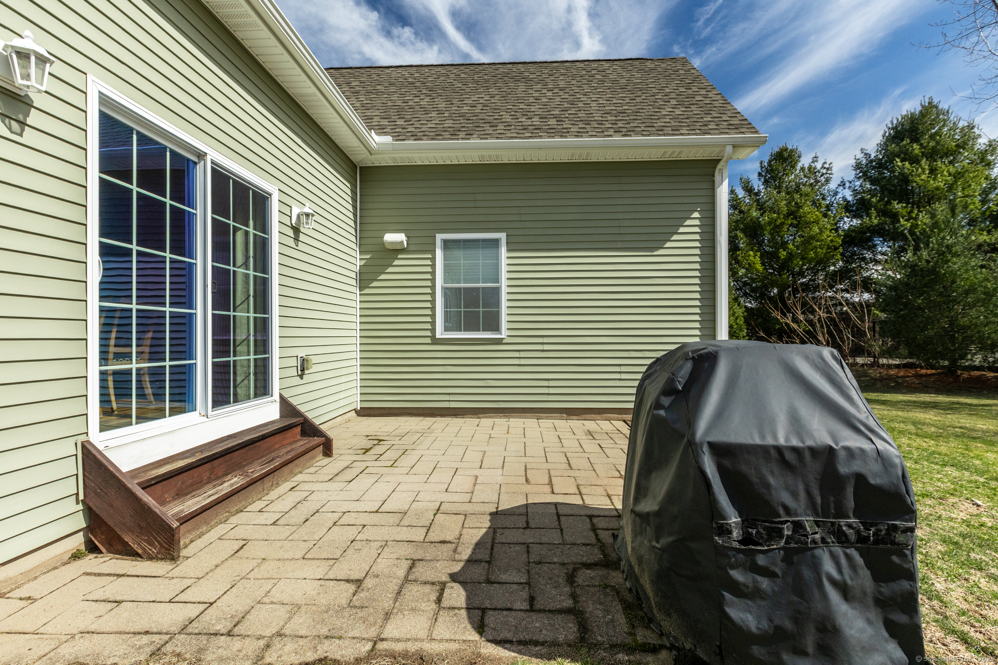 5 Christopher Court 5