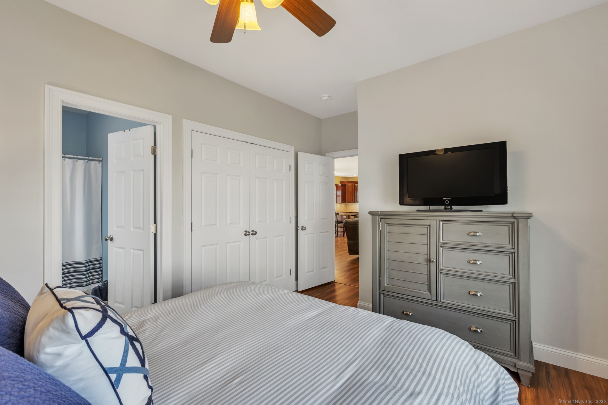 5 Christopher Court 5