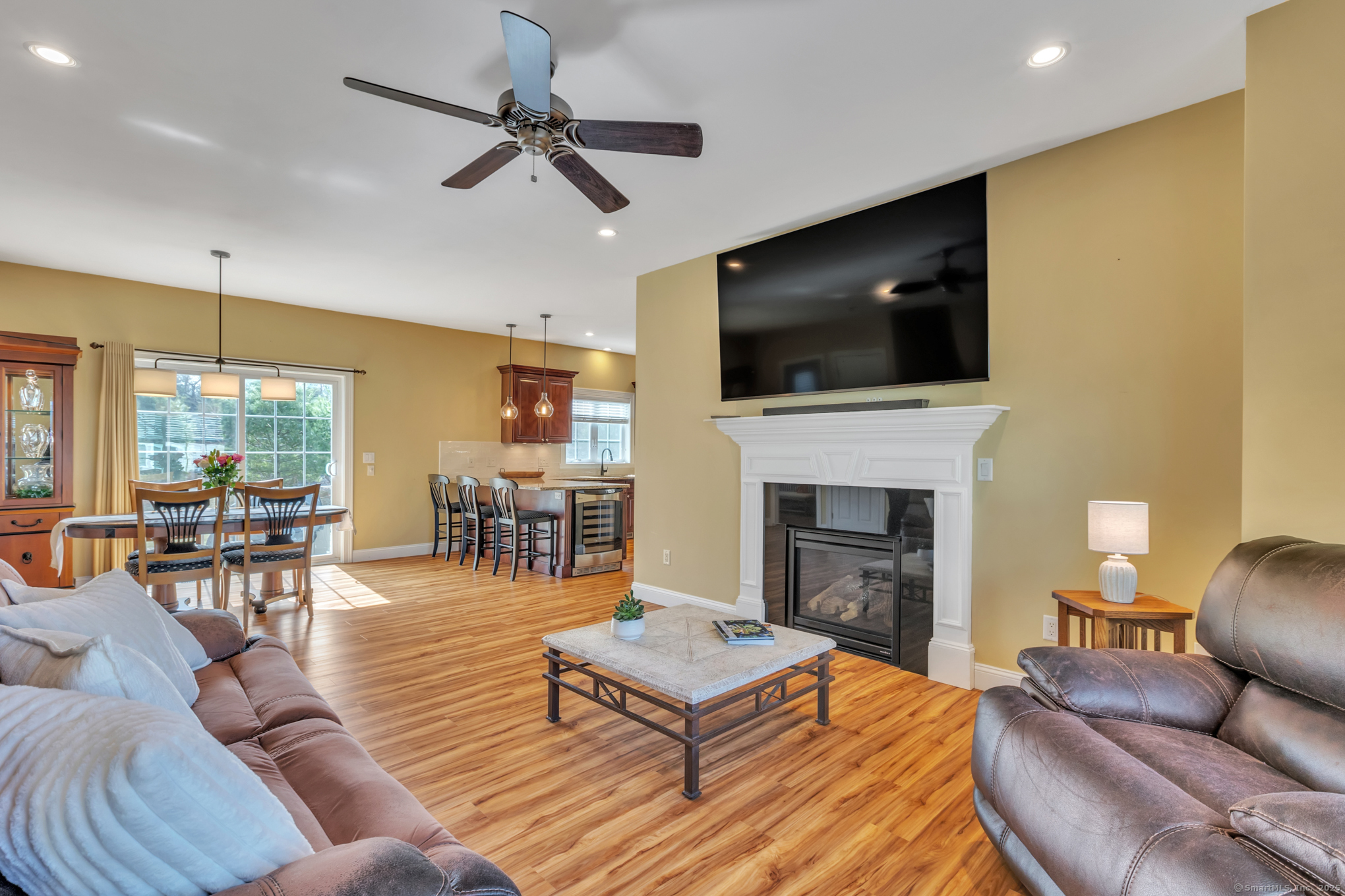 5 Christopher Court 5