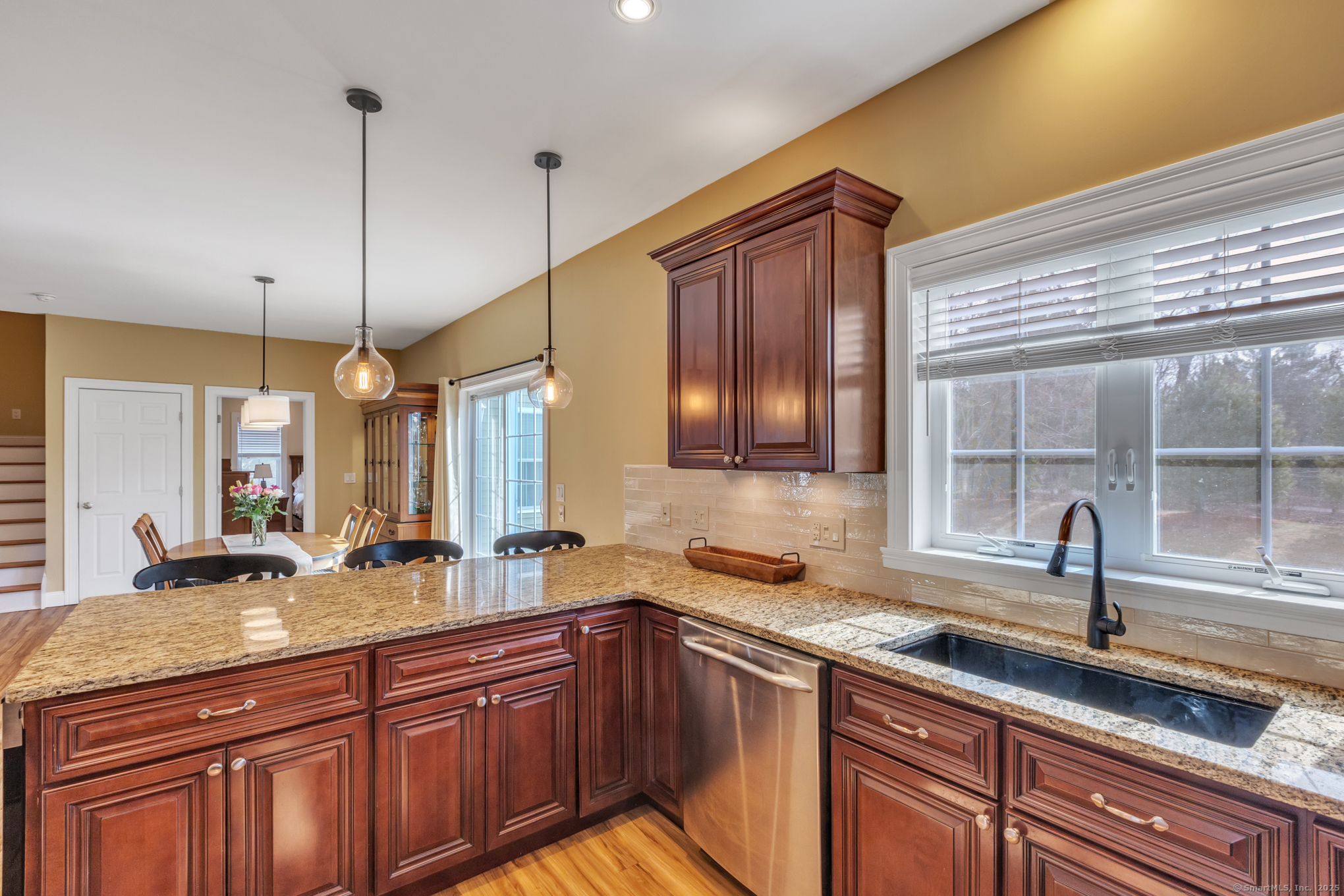 5 Christopher Court 5