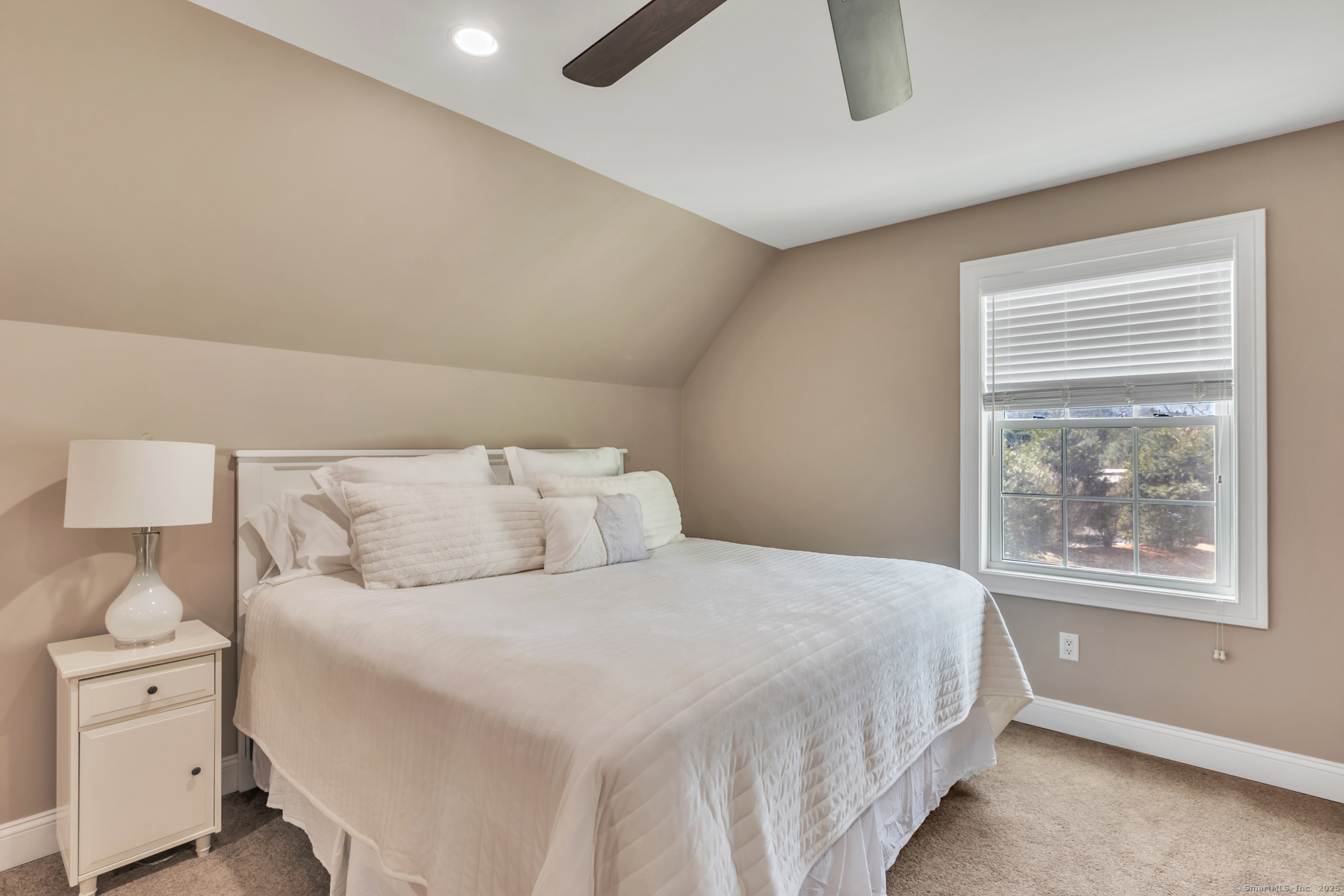 5 Christopher Court 5