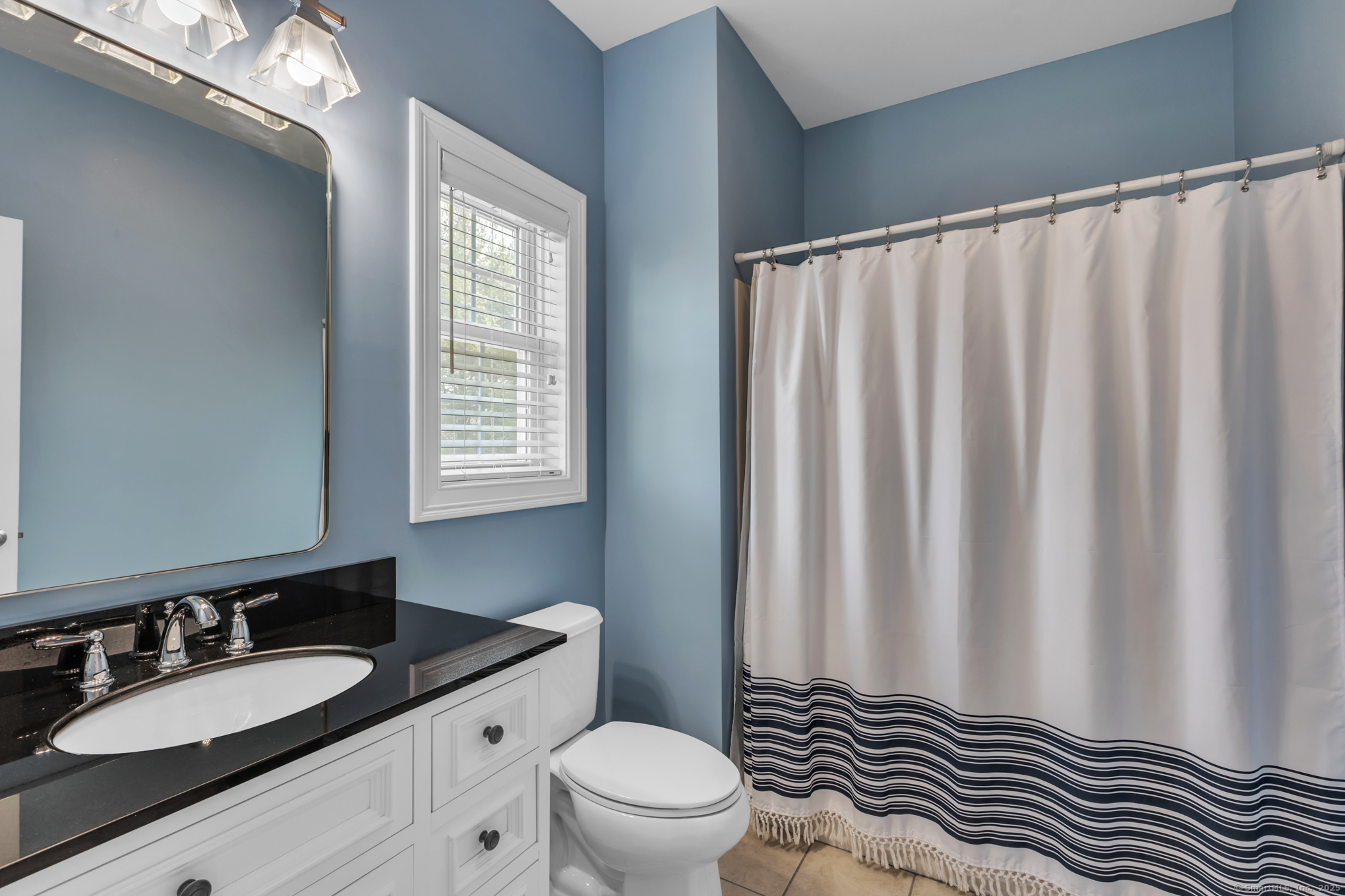 5 Christopher Court 5